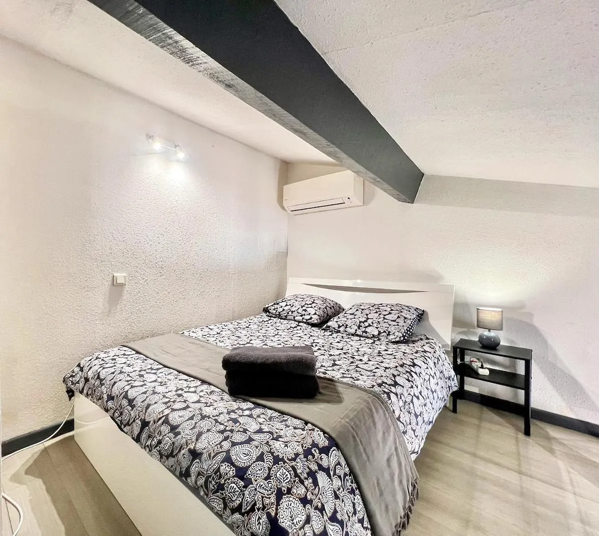 La Forgia - Centre Historique, Duplex, Clim, 2 Personnes Apartment Istres
